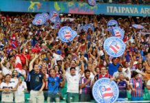 Torcida do Bahia é mais pobre e mais periférica que a do Vitória, diz pesquisa