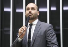 Continuidade do mandato de Eduardo Bolsonaro será foco de embate entre partidos governistas e de oposição