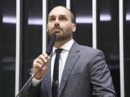 De saída? Eduardo Bolsonaro faz revelação sobre futuro político