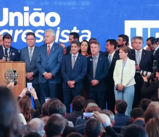 Com presença de ACM Neto e Bruno Reis, União Brasil e PP oficializam federação em convenção conjunta
