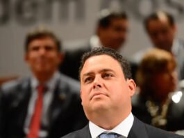 “Como o seu c*”, dispara ex-presidente da OAB em comentário sobre a prisão de Jair Bolsonaro