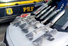 Sete fuzis e 12 carregadores que seriam entregues a facção na Bahia são apreendidos no Rio de Janeiro