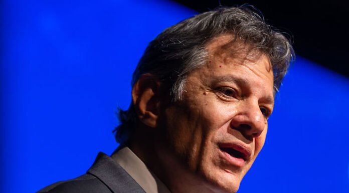 Veja: Haddad sai em defesa de Jaques Wagner e disse ser testemunha de que senador já atuou contra o Banco Master