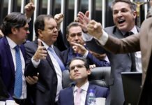 Motta: democracia não se negocia, e interesses pessoais não estão acima do povo
