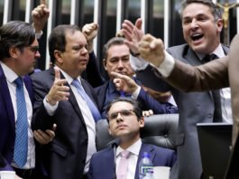 Motta: democracia não se negocia, e interesses pessoais não estão acima do povo