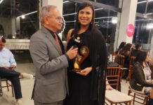 ‘Essa é uma noite memorável e feliz por receber essa homenagem’, diz a prefeita Jaci Reis no Prêmio Elas Por Elas em Santo Antônio de Jesus