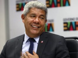 Jerônimo promete hospital municipal e confirma policlínica em Feira de Santana