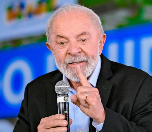 Veja: Lula diz que incluirá os estudantes com pendências no FIES em programa de renegociação que vai ser preparado