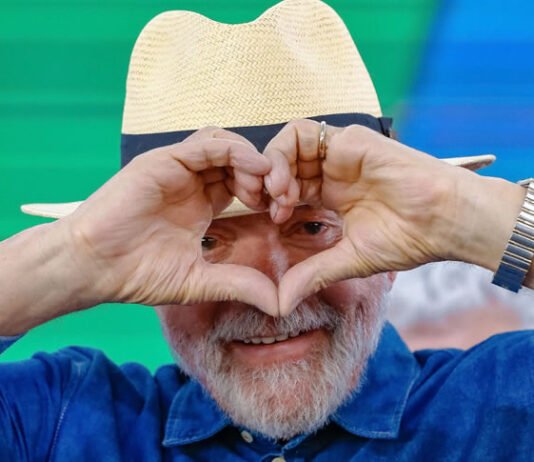 9 em cada 10 dizem não se arrrepender de votar em Lula ou Bolsonaro em 2022, mostra nova pesquisa do Datafolha