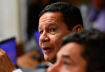Michel Temer tem encontro secreto com Mourão e reunião foi articulada por um ex-prefeito de Salvador e advogado; veja
