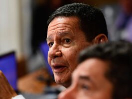 Michel Temer tem encontro secreto com Mourão e reunião foi articulada por um ex-prefeito de Salvador e advogado; veja