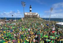 ‘Reaja Brasil’: Apoiadores do ex-presidente Bolsonaro fazem manifestação na Bahia contra o governo Lula e o STF