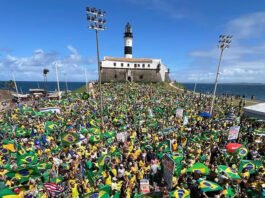 ‘Reaja Brasil’: Apoiadores do ex-presidente Bolsonaro fazem manifestação na Bahia contra o governo Lula e o STF