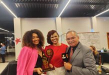 No Prêmio Elas Por Elas, a empresária Rita Santos revela que Ótica Valéria em SAJ vai completar 15 anos na estrada
