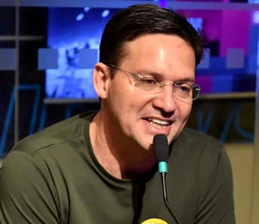 ‘Moraes não tem buscado conduzir um processo judicial contra Bolsonaro, mas de vingança pessoal’, disse João Roma