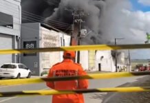 Fábrica de estofados pega fogo em Santo Antônio de Jesus