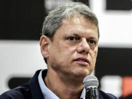 Tarcísio promete conceder perdão para pena de Bolsonaro caso seja presidente: ‘Na hora, primeiro ato’ e defende anistia