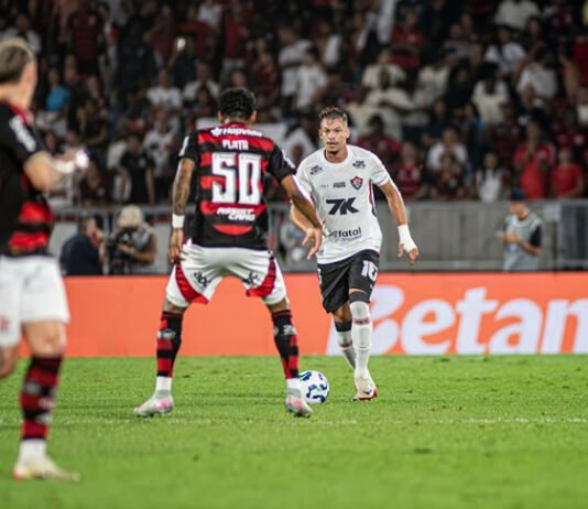 Humilhação: Vitória é atropelado pelo Flamengo por 8 a 0 e sofre a maior goleada da era dos pontos corridos