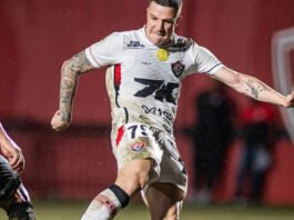 Kayzer desabafa após goleada histórica sofrida contra o Flamengo: ‘Foi humilhante, mas enfrentei situações piores’