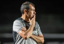Derrota de goleada para o Flamengo fez Vitória demitir Carille; Rodrigo Chagas assume de forma interina