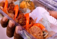‘Xibiu de Mainha’: Bolinho apimentado criado por costureira brinca com duplo sentido e atrai clientes na Bahia