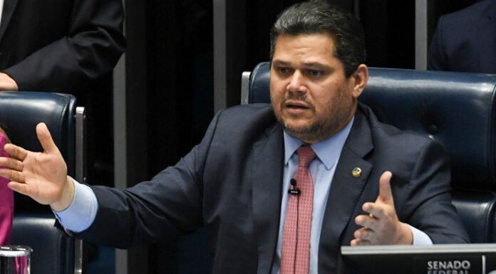 Alcolumbre sinaliza avanço da PEC da Segurança no Senado