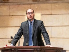 Lideranças do PL atuam para reorganizar estratégias de Carlos Bolsonaro para 2026