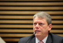 Tarcísio diz que não há espaço para terceira via e reafirma apoio a quem Bolsonaro indicar para disputar Presidência