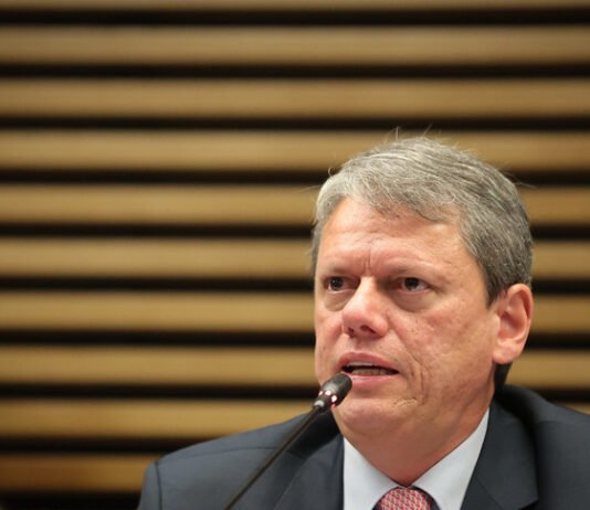Governo avalia que Tarcísio ‘ultrapassou a linha’ no discurso em ato pró-anistia; oposição avalia que tom foi necessário