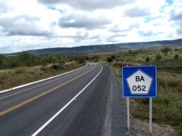 Motociclista morre após batida com carro que transportava secretários do governo da Bahia e deputado estadual