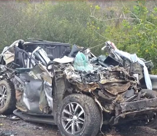 Engavetamento envolvendo quatro veículos deixa um morto e três feridos na Bahia; vítimas eram da mesma família