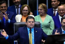 Alcolumbre diz que segue trabalhando em texto alternativo da anistia a condenados do 8 de Janeiro