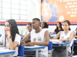 Estudantes da rede estadual têm prazo até o dia 10 de outubro para atualizar o cadastro na Bahia, diz a SEC; saiba mais