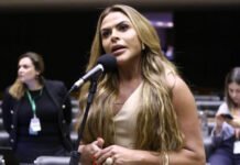 PEC da Blindagem: deputados federais falam em ‘erro gravíssimo’ e pedem desculpa por voto a favor do texto