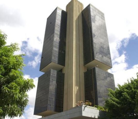 Dívida bruta do Brasil atinge 78,6% do PIB em outubro, diz BC