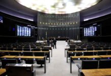PEC da Blindagem: deputados retiram do texto previsão de votação secreta para autorizar abertura de ação penal