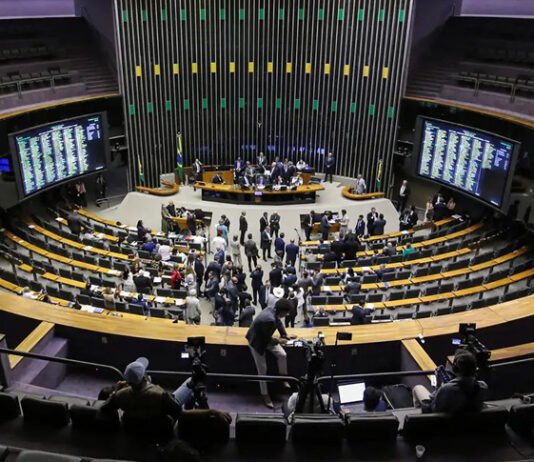 Projeto da Câmara propõe alteração na eleição de deputados e vereadores; saiba como