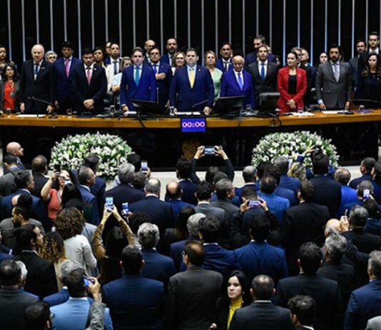 Congresso promulga emenda que limita pagamento de precatórios; veja novas regras