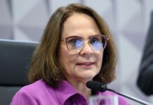 STF autoriza Damares a visitar Bolsonaro em prisão domiciliar
