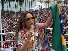 Daniela Mercury e Wagner Moura participam de ato contra PEC da Blindagem e Projeto da Anistia em Salvador