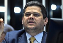 Davi Alcolumbre tenta construir projeto alternativo à anistia que não contempla Bolsonaro mesmo com resistência; veja