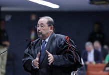 No STF, defesa de Bolsonaro contesta acusações e pena de 30 anos