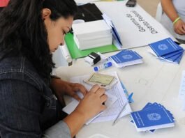 Taxa de desemprego em 5,6% repete recorde histórico, com crescimento da população ocupada em todo o país