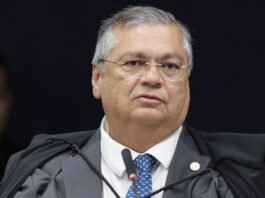 Dino vota para condenar Jair Bolsonaro e mais 7 por golpe de Estado e placar é de 2 a 0 e faltam três ministros; confira