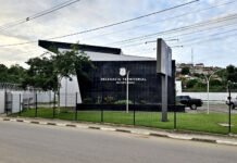 Homem é preso após agredir a ex-companheira com soco no rosto em restaurante de Mutuípe e agressão foi registrada por câmeras de segurança; veja mais