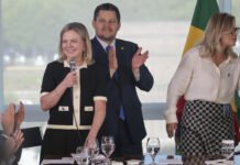 Em meio à pressão por anistia a golpistas, Gleisi Hoffmann convoca ministros para reunião nesta segunda