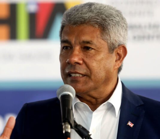 Jerônimo assina contrato de R$ 600 milhões com a Caixa para obras do VLT