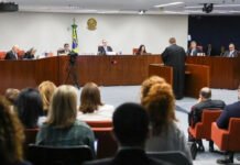 STF: defesa de Bolsonaro é ouvida em julgamento por trama golpista