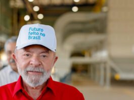 Lula ultrapassa rivais e lidera ranking de desempenho digital pela primeira vez; Michelle desaba
