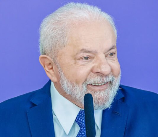 Aprovação de Lula sai do negativo e já chega a 50%, aponta a pesquisa Ipespe; avaliação positiva é maior entre pobres